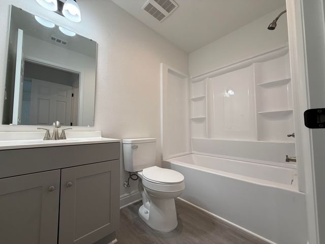 32 Constitution Avenue Unit A-B, Defuniak Springs, FL 32433