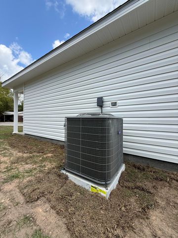 32 Constitution Avenue Unit A-B, Defuniak Springs, FL 32433