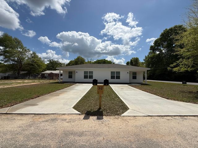 32 Constitution Avenue Unit A-B, Defuniak Springs, FL 32433