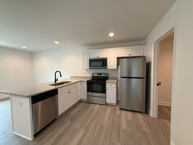 32 Constitution Avenue Unit A-B, Defuniak Springs, FL 32433