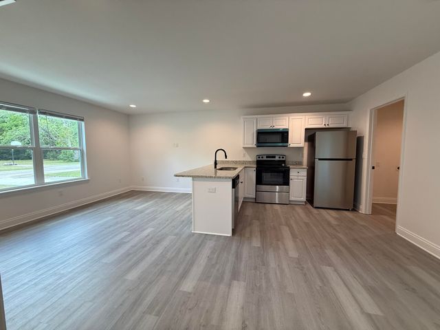 32 Constitution Avenue Unit A-B, Defuniak Springs, FL 32433