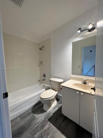 8964 W Flagler St 209, Miami, FL 33174