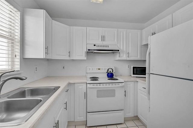939 SANDPIPER CIRCLE, Bradenton, FL 34209