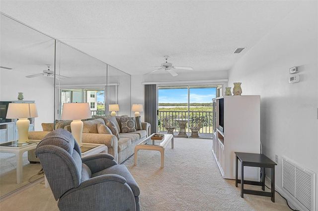 939 SANDPIPER CIRCLE, Bradenton, FL 34209