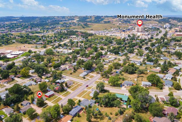 121 E FAIRMONT BLVD, Rapid City, SD 57701