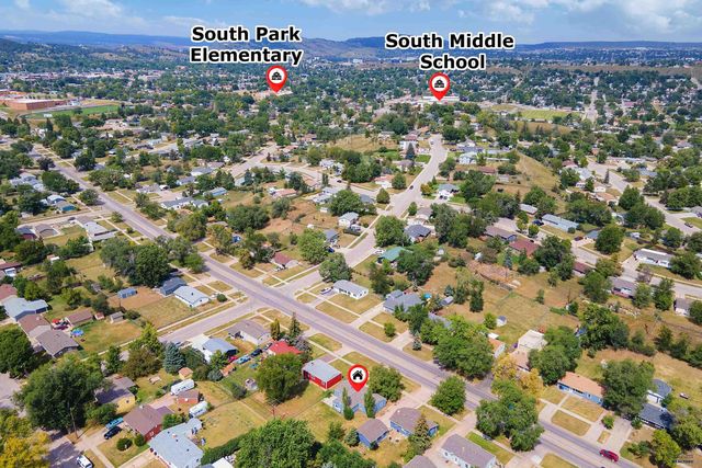 121 E FAIRMONT BLVD, Rapid City, SD 57701