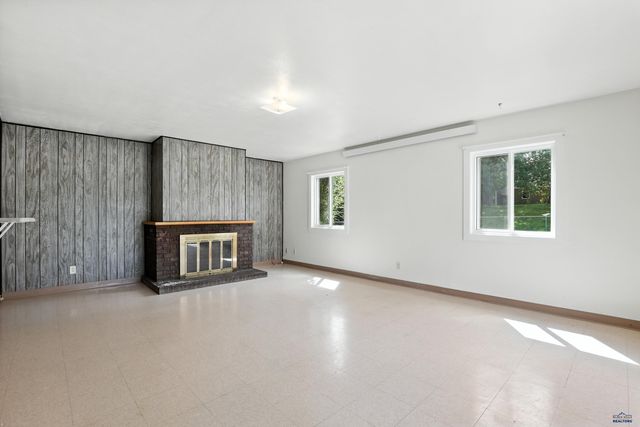 121 E FAIRMONT BLVD, Rapid City, SD 57701