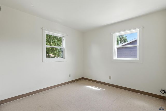 121 E FAIRMONT BLVD, Rapid City, SD 57701