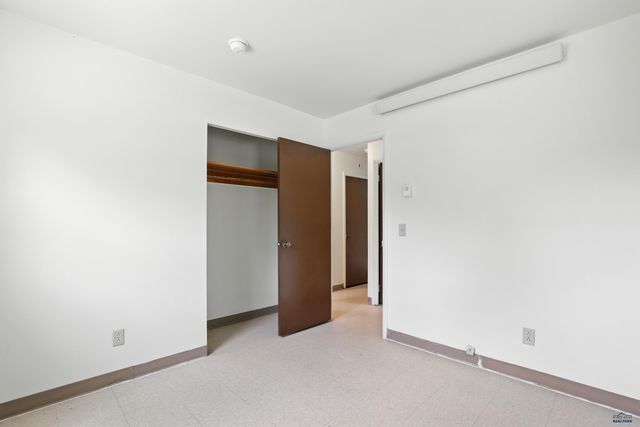 121 E FAIRMONT BLVD, Rapid City, SD 57701