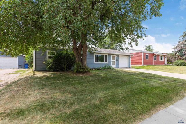 121 E FAIRMONT BLVD, Rapid City, SD 57701