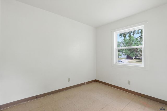 121 E FAIRMONT BLVD, Rapid City, SD 57701