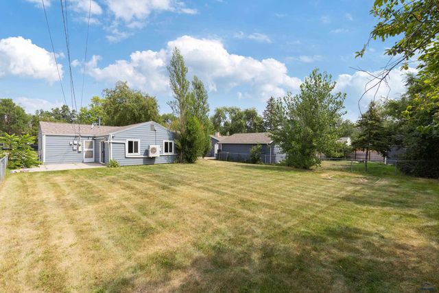 121 E FAIRMONT BLVD, Rapid City, SD 57701