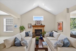 18624 48th Avenue N, Plymouth, MN 55446