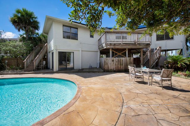 757 Seahorse Avenue, Fort Walton Beach, FL 32548