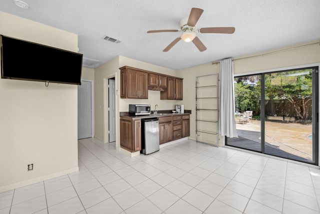 757 Seahorse Avenue, Fort Walton Beach, FL 32548