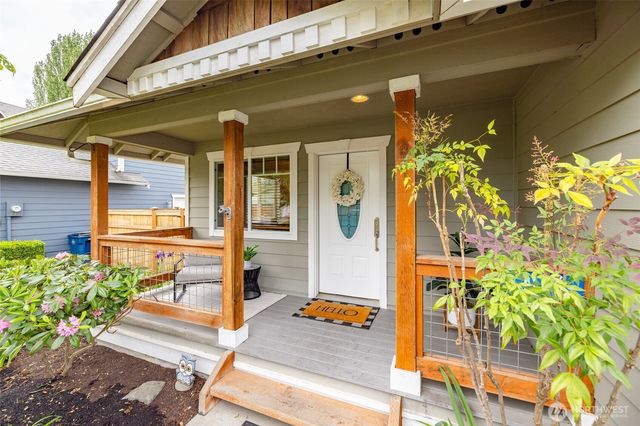 1136 Homestead Drive, Burlington, WA 98233