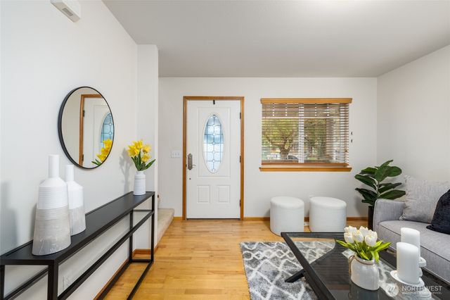 1136 Homestead Drive, Burlington, WA 98233