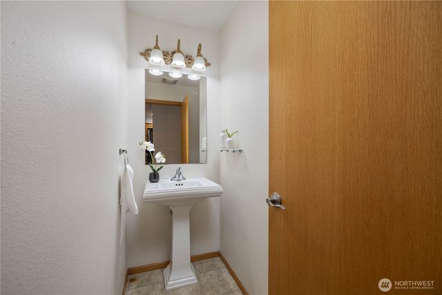 1136 Homestead Drive, Burlington, WA 98233