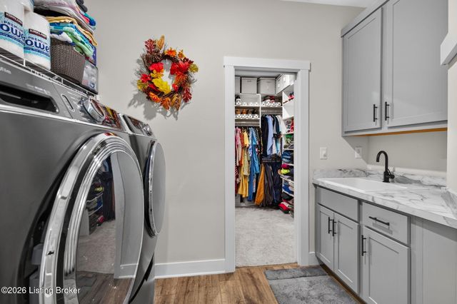 142 Dalton Dr, Fisherville, KY 40023