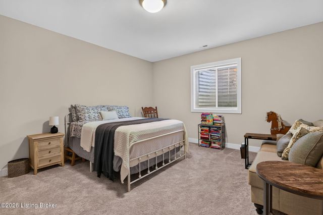 142 Dalton Dr, Fisherville, KY 40023