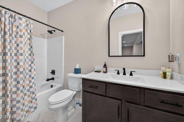 142 Dalton Dr, Fisherville, KY 40023