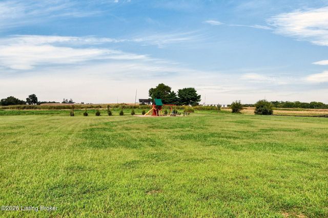 142 Dalton Dr, Fisherville, KY 40023