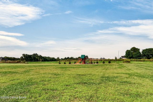 142 Dalton Dr, Fisherville, KY 40023