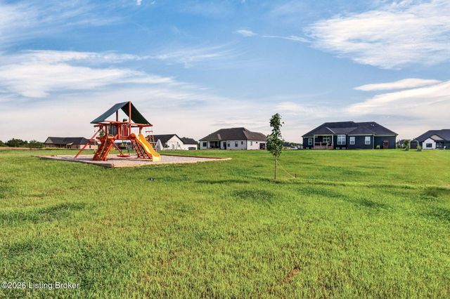 142 Dalton Dr, Fisherville, KY 40023