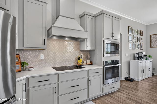142 Dalton Dr, Fisherville, KY 40023