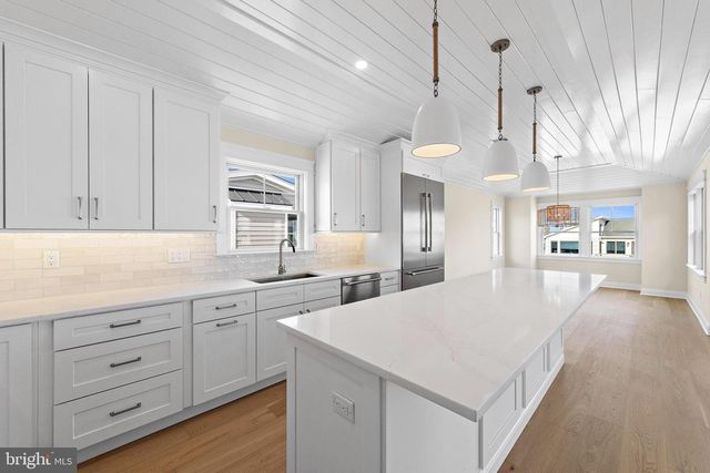 12 E MARINE LN, Long Beach Township, NJ 08008