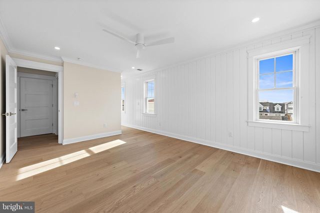 12 E MARINE LN, Long Beach Township, NJ 08008