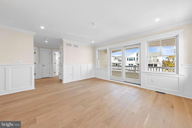 12 E MARINE LN, Long Beach Township, NJ 08008