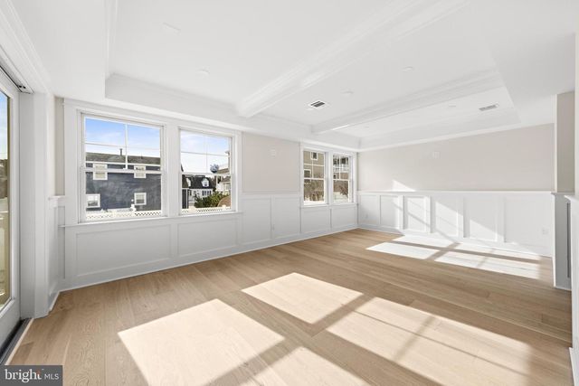 12 E MARINE LN, Long Beach Township, NJ 08008