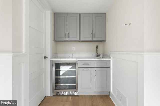 12 E MARINE LN, Long Beach Township, NJ 08008