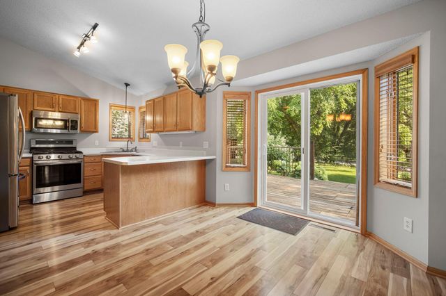 960 Wildflower Court, Eagan, MN 55123