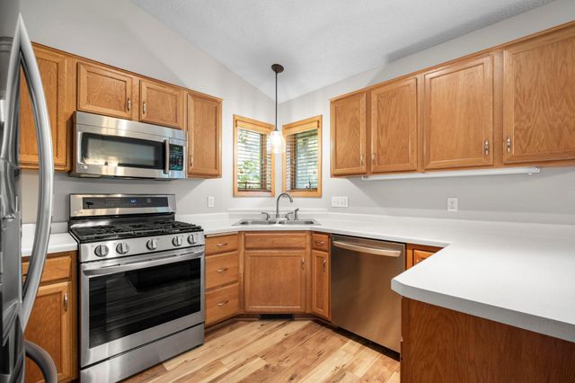 960 Wildflower Court, Eagan, MN 55123
