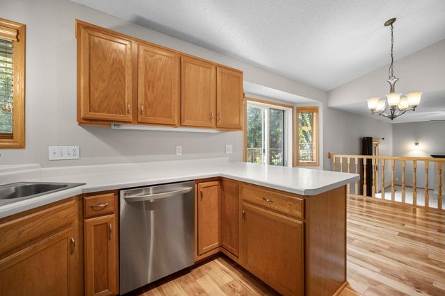 960 Wildflower Court, Eagan, MN 55123