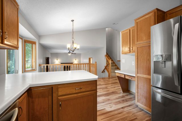 960 Wildflower Court, Eagan, MN 55123