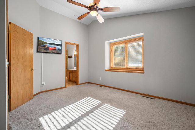 960 Wildflower Court, Eagan, MN 55123