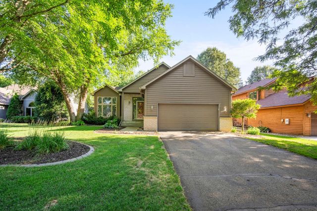 960 Wildflower Court, Eagan, MN 55123