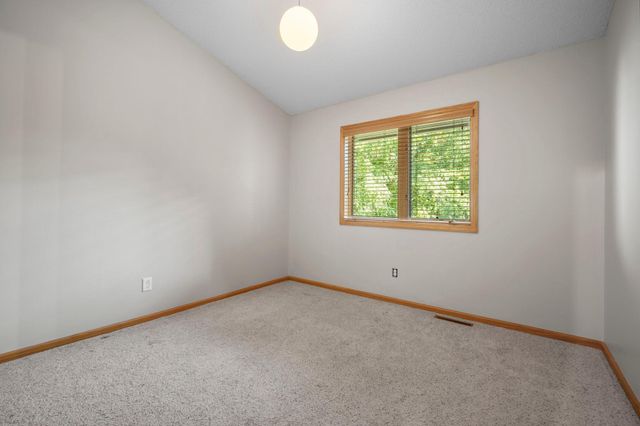 960 Wildflower Court, Eagan, MN 55123