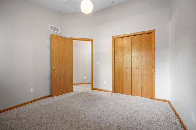 960 Wildflower Court, Eagan, MN 55123