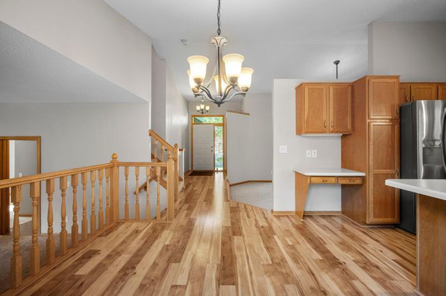 960 Wildflower Court, Eagan, MN 55123