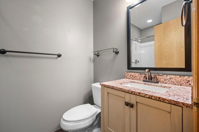 960 Wildflower Court, Eagan, MN 55123