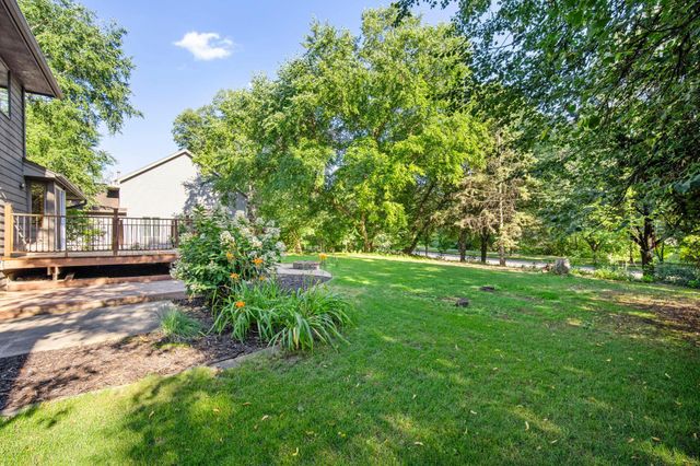 960 Wildflower Court, Eagan, MN 55123