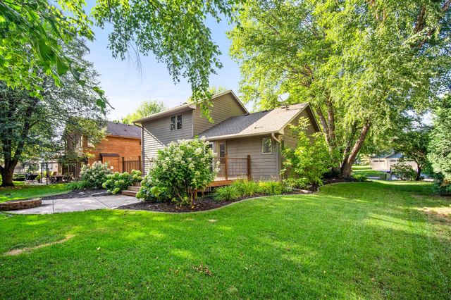 960 Wildflower Court, Eagan, MN 55123