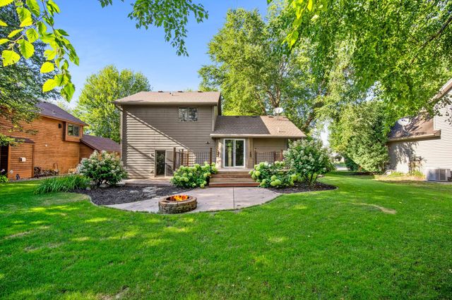 960 Wildflower Court, Eagan, MN 55123