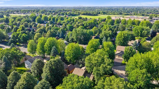 960 Wildflower Court, Eagan, MN 55123