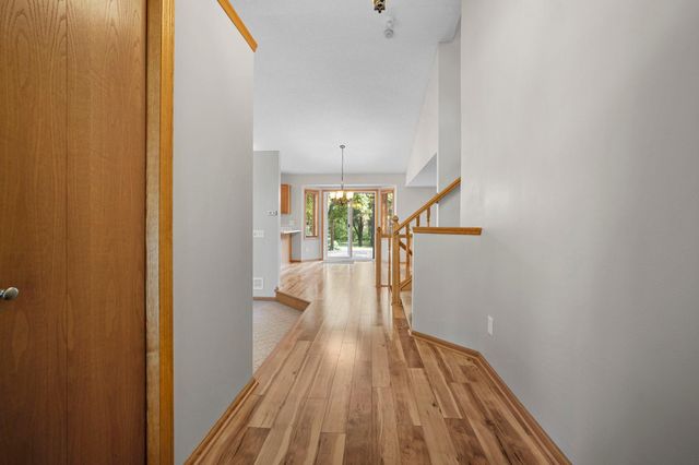 960 Wildflower Court, Eagan, MN 55123