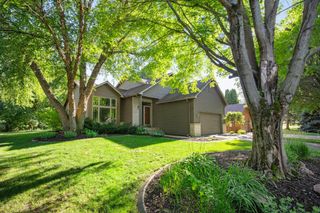 960 Wildflower Court, Eagan, MN 55123